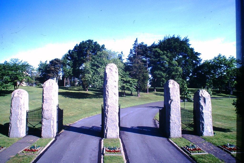 lawncroft-entrance